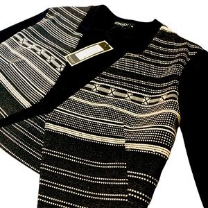 NWT - COKLUCH Black and Cream Woven Cropped Jacket 🖤 - Size M